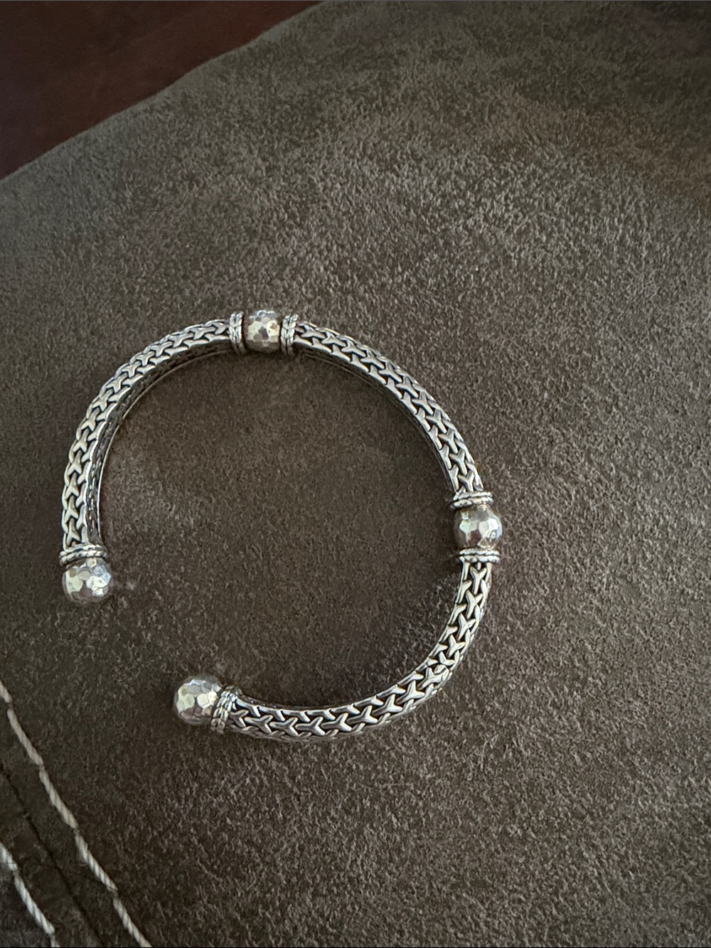 JAI Silver crane Textured Open Cuff beaded Bracelet - Size Small.